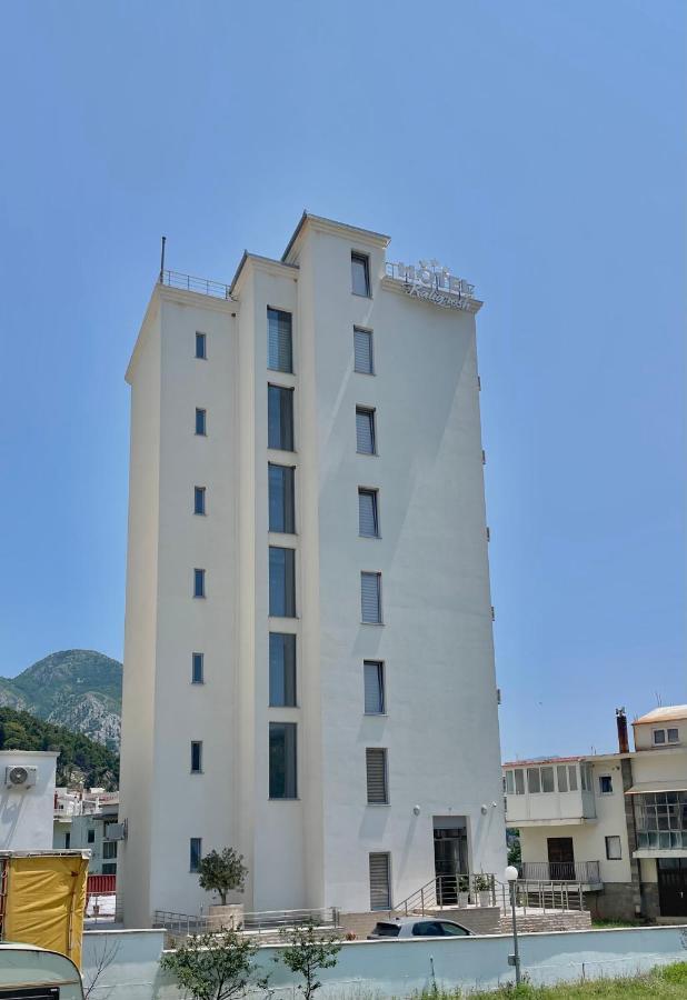 Hotel Kaligrosh Sutomore Exteriör bild